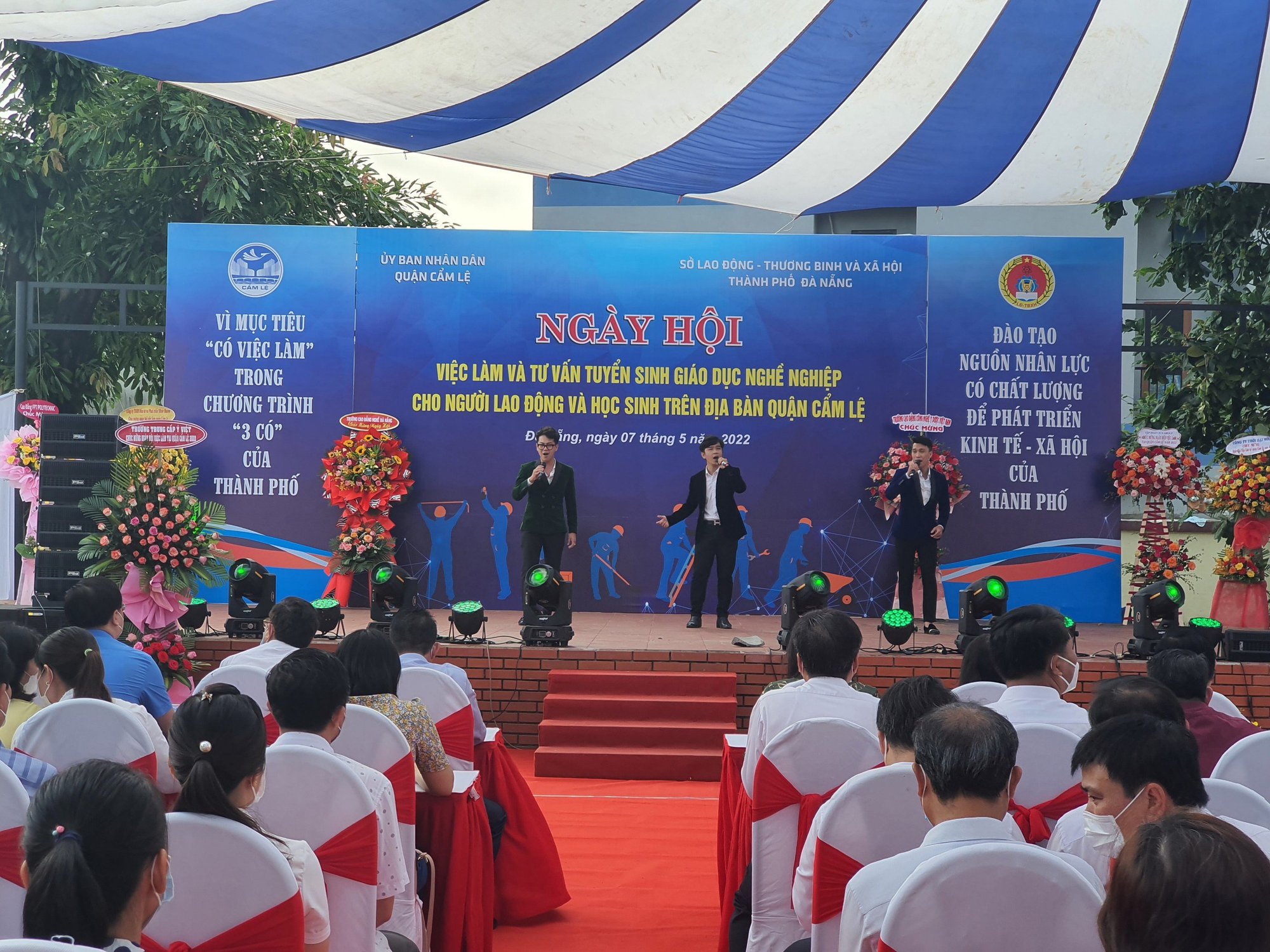 tư vấn giới thiệu việc làm 