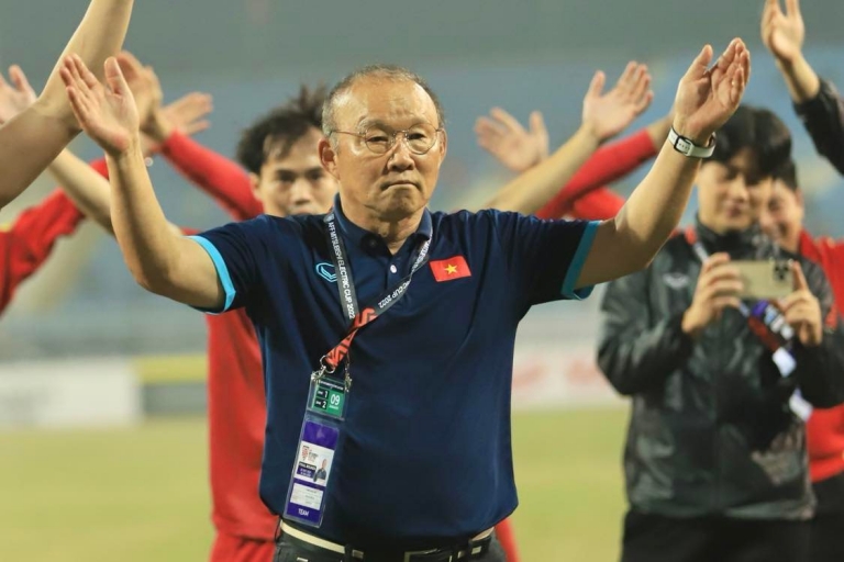 Vợ HLV Park Hang-seo từng khuyên chồng: &quot;Chịu nhục thêm cũng chẳng sao&quot; - Ảnh 2.