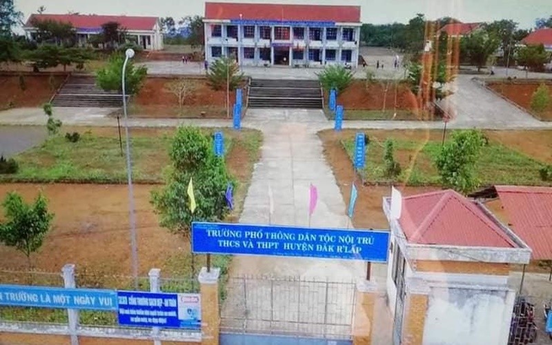 Đắk Nông: Hiệu trưởng một trường THPT mất chức vì nhiều sai phạm nghiêm trọng - Ảnh 1.