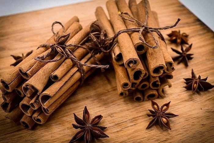 Nước thơm, hương trầm đắt hàng trong dịp rằm tháng Giêng - Ảnh 2.