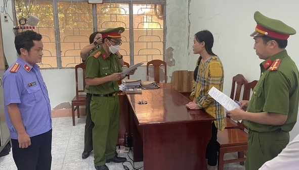 Tina Dương 2 bị Công an Bình Thuận đề nghị truy tố 2 tội danh - Ảnh 1.