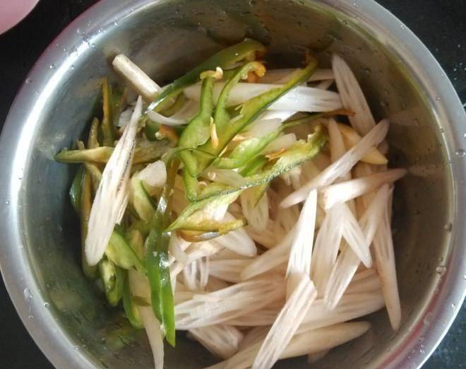 Loại rau được cho &quot;siêu bổ máu&quot;, rẻ bèo nhưng không phải ai cũng mua được - Ảnh 4.