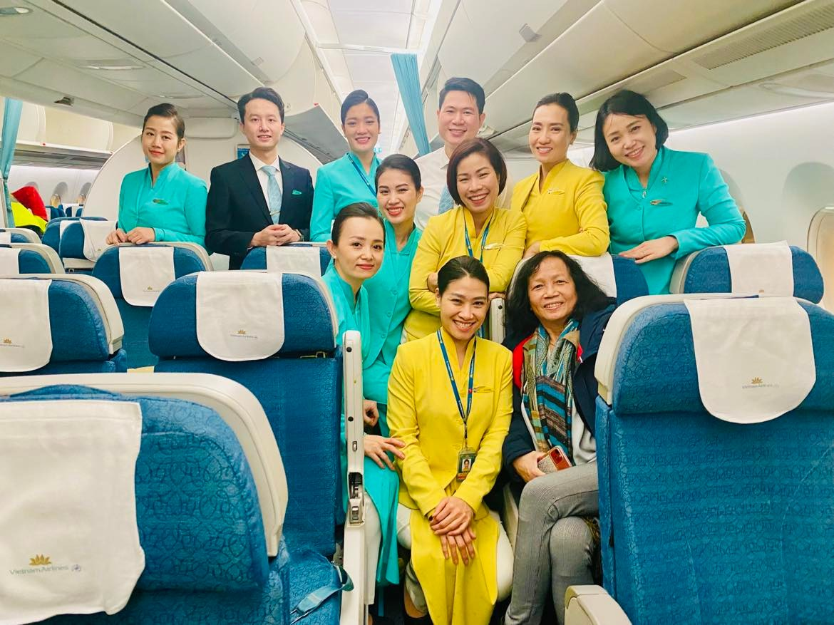 Về Việt Nam đón Tết - Ảnh 2.