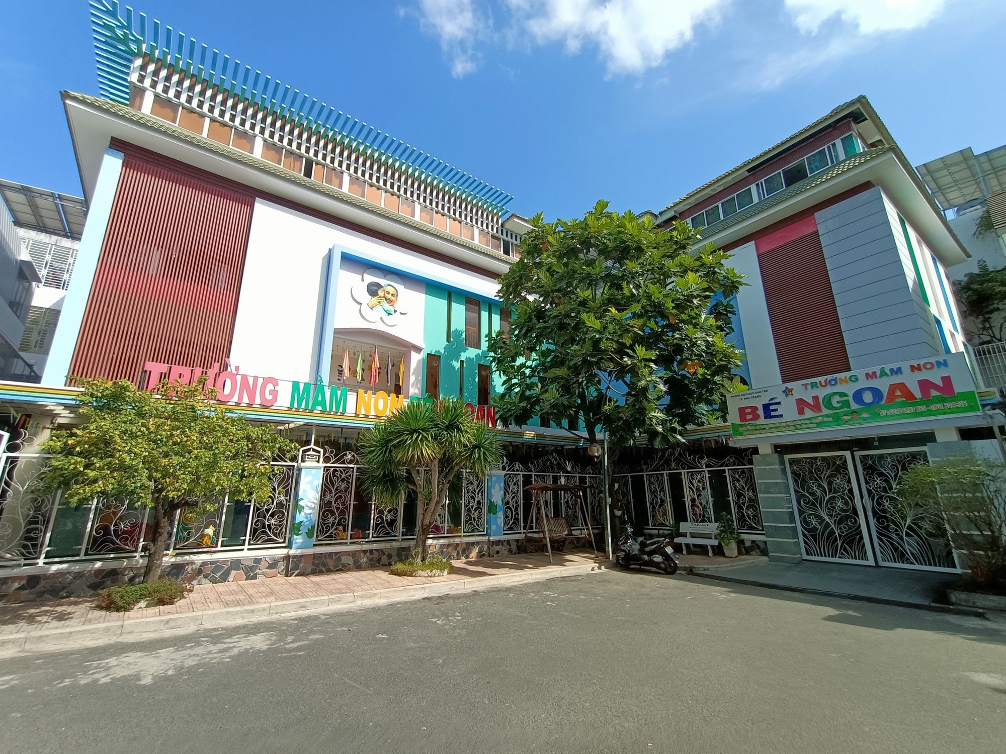 Vụ bé trai chết bất thường ở Nha Trang: Lãnh đạo nhà trường nói gì?  - Ảnh 1.