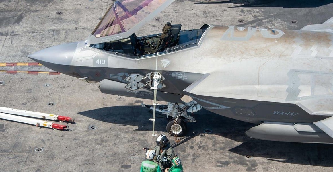 Sai lầm của phi công khiến tiêm kích F-35C Mỹ lao xuống Biển Đông - Ảnh 10.