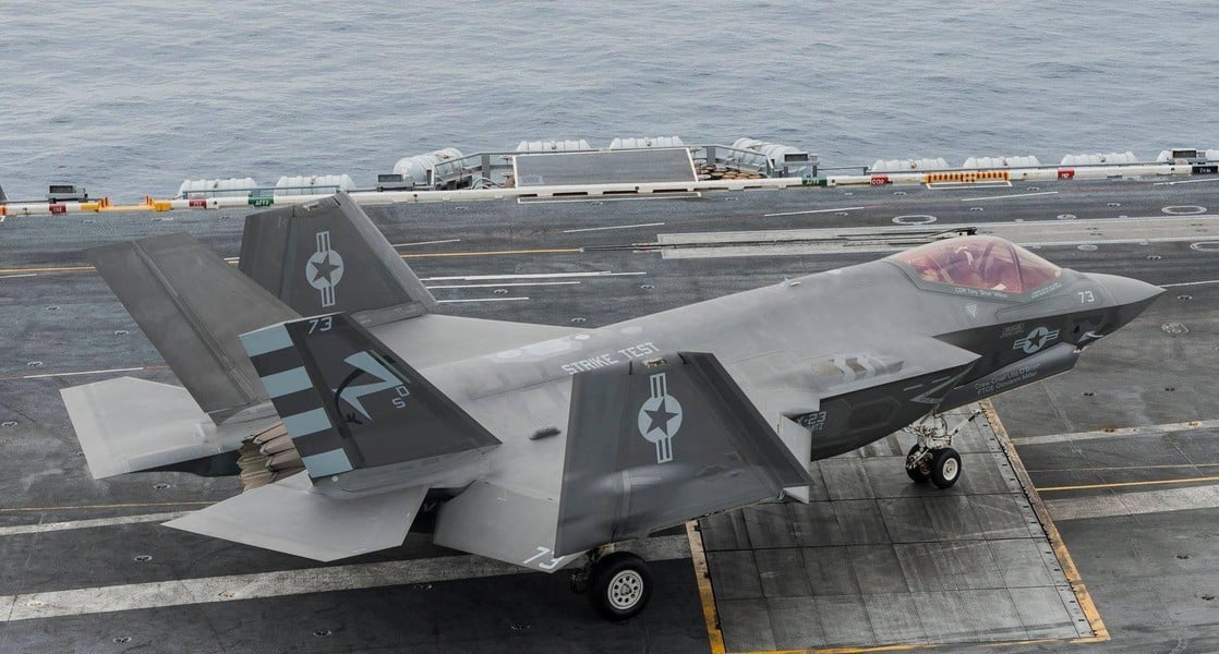 Sai lầm của phi công khiến tiêm kích F-35C Mỹ lao xuống Biển Đông - Ảnh 6.