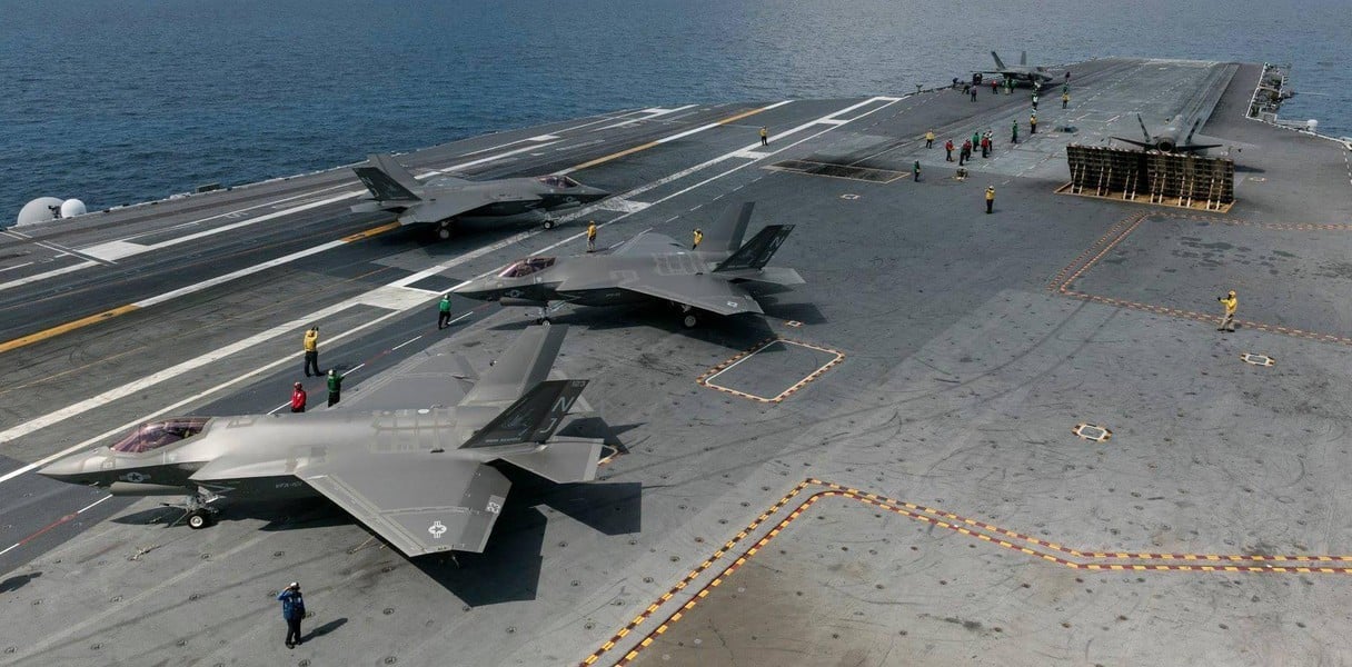 Sai lầm của phi công khiến tiêm kích F-35C Mỹ lao xuống Biển Đông - Ảnh 7.