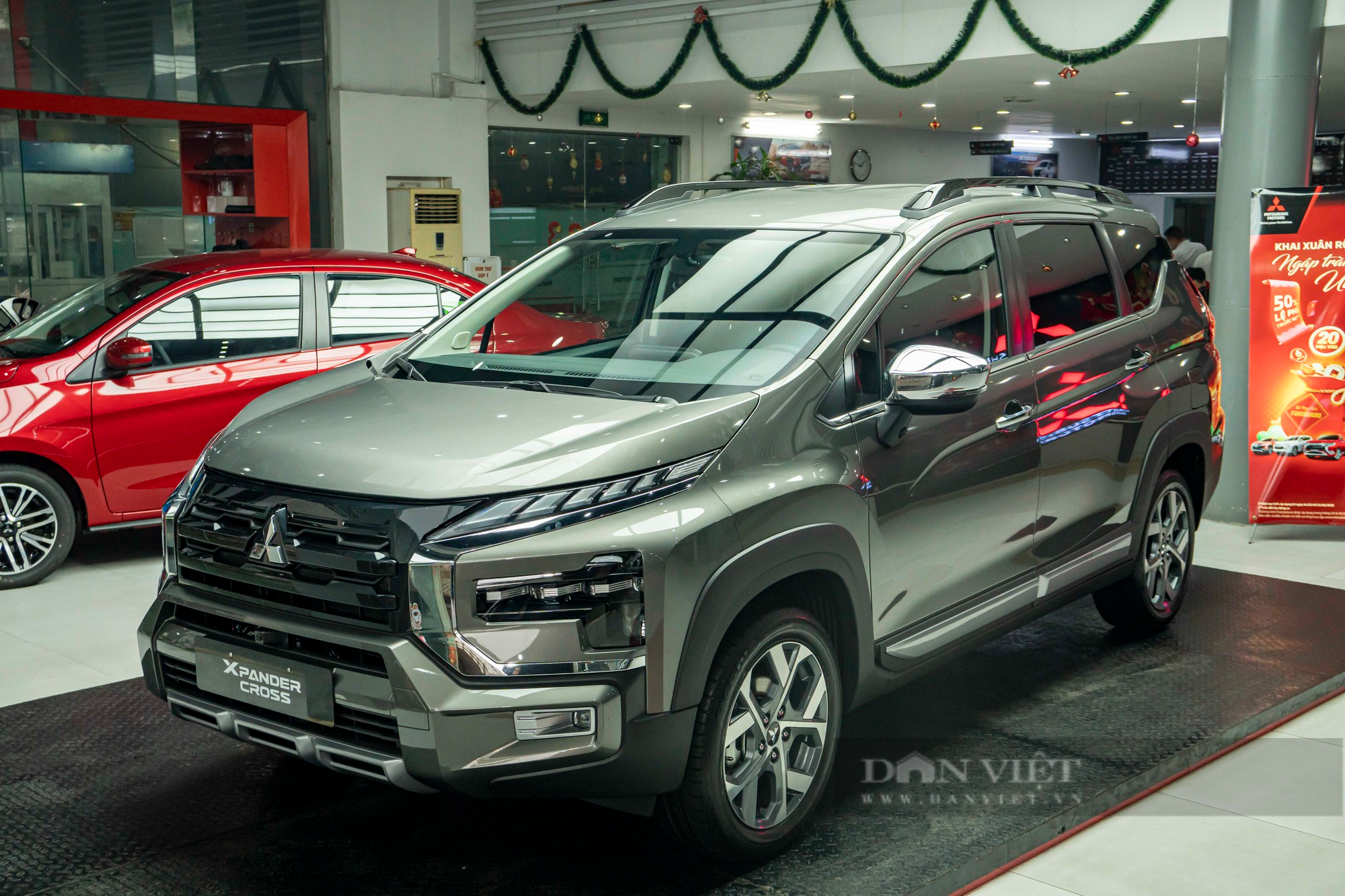 Trải nghiệm thực tế Mitsubishi Xpander Cross 2023 vừa ra mắt Việt Nam: Ngoại hình, nội thất mới, giá từ 698 triệu đồng - Ảnh 1.
