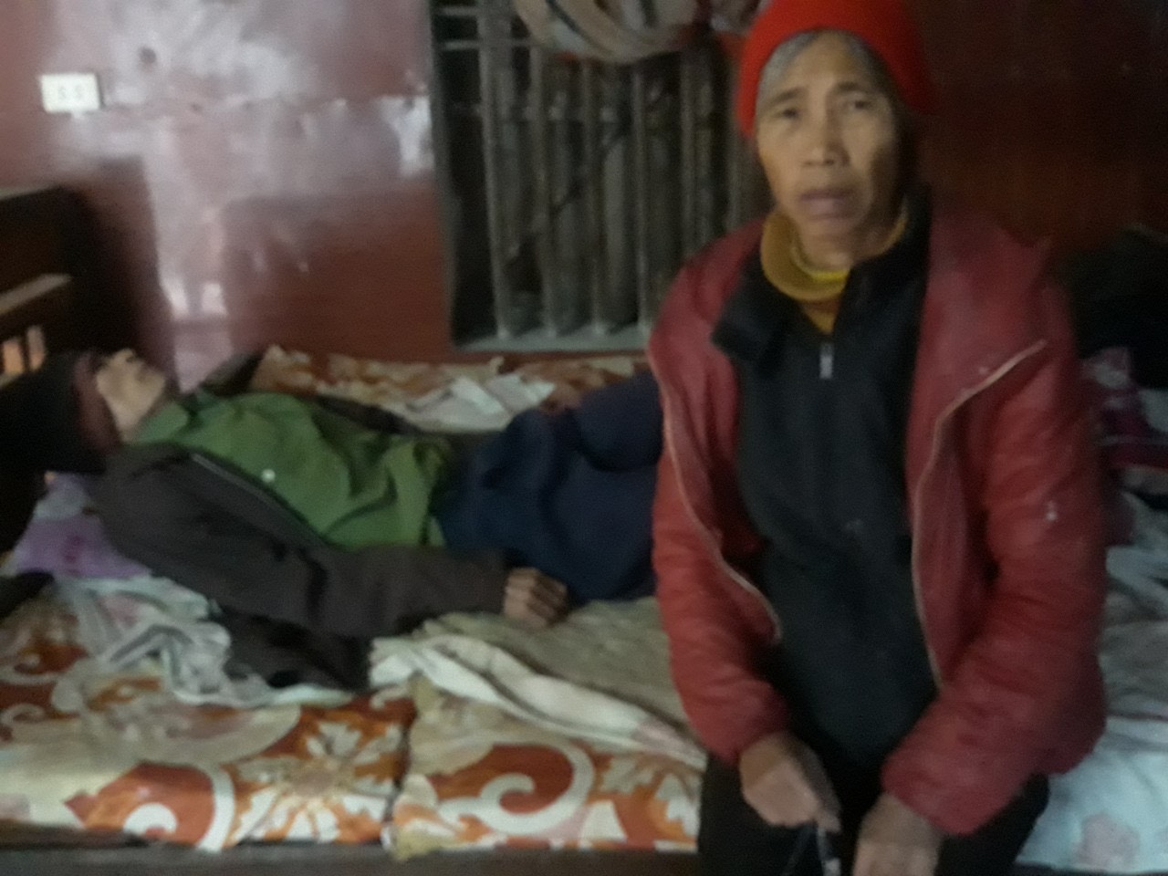“Dù chỉ còn 1 ngày được sống, tôi cũng gắng nuôi cháu ăn học nên người” - Ảnh 3.