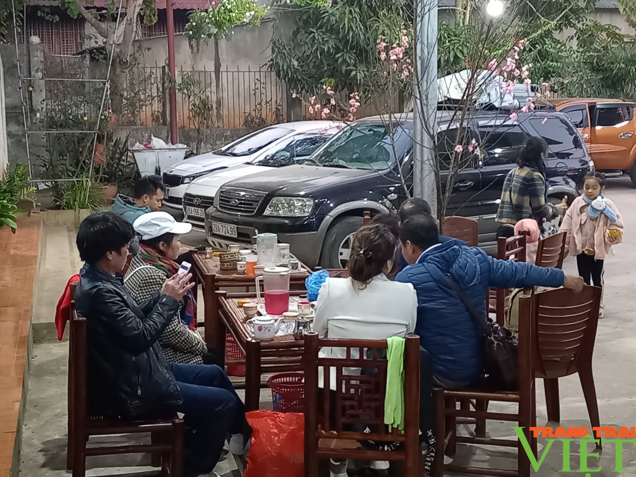 Sự quyến rũ du khách của điểm tắm khoáng nóng bản Mòng - Ảnh 5. Sự quyến rũ du khách của điểm tắm khoáng nóng bản Mòng - Ảnh 5.