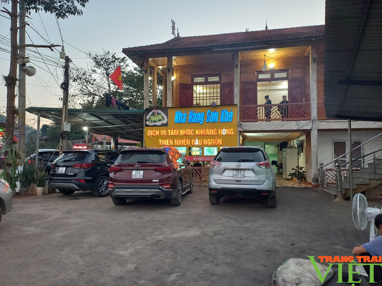 Sự quyến rũ du khách của điểm tắm khoáng nóng bản Mòng - Ảnh 7. Sự quyến rũ du khách của điểm tắm khoáng nóng bản Mòng - Ảnh 7.
