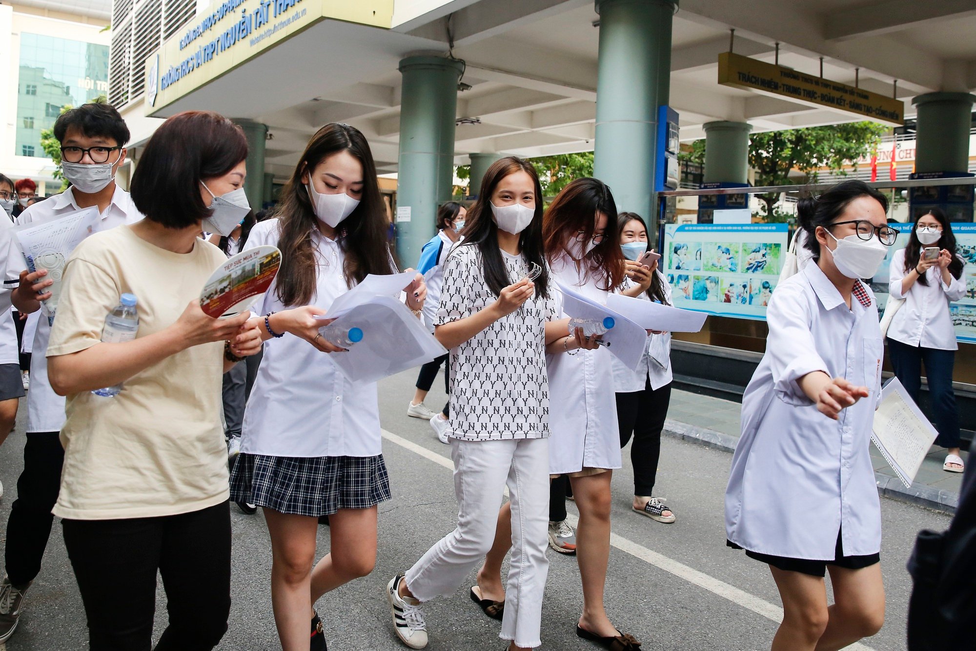 Đề thi thử tốt nghiệp THPT môn Giáo dục công dân năm 2023 - Ảnh 1.