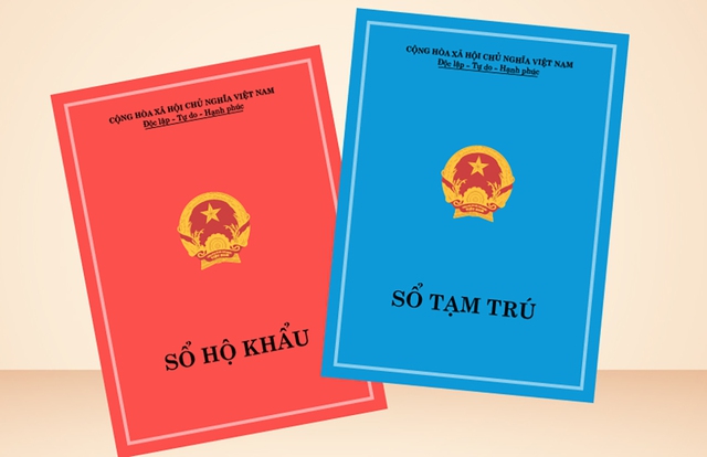 Thủ tướng ra công điện yêu cầu không bắt người dân trình sổ hộ khẩu - Ảnh 1.
