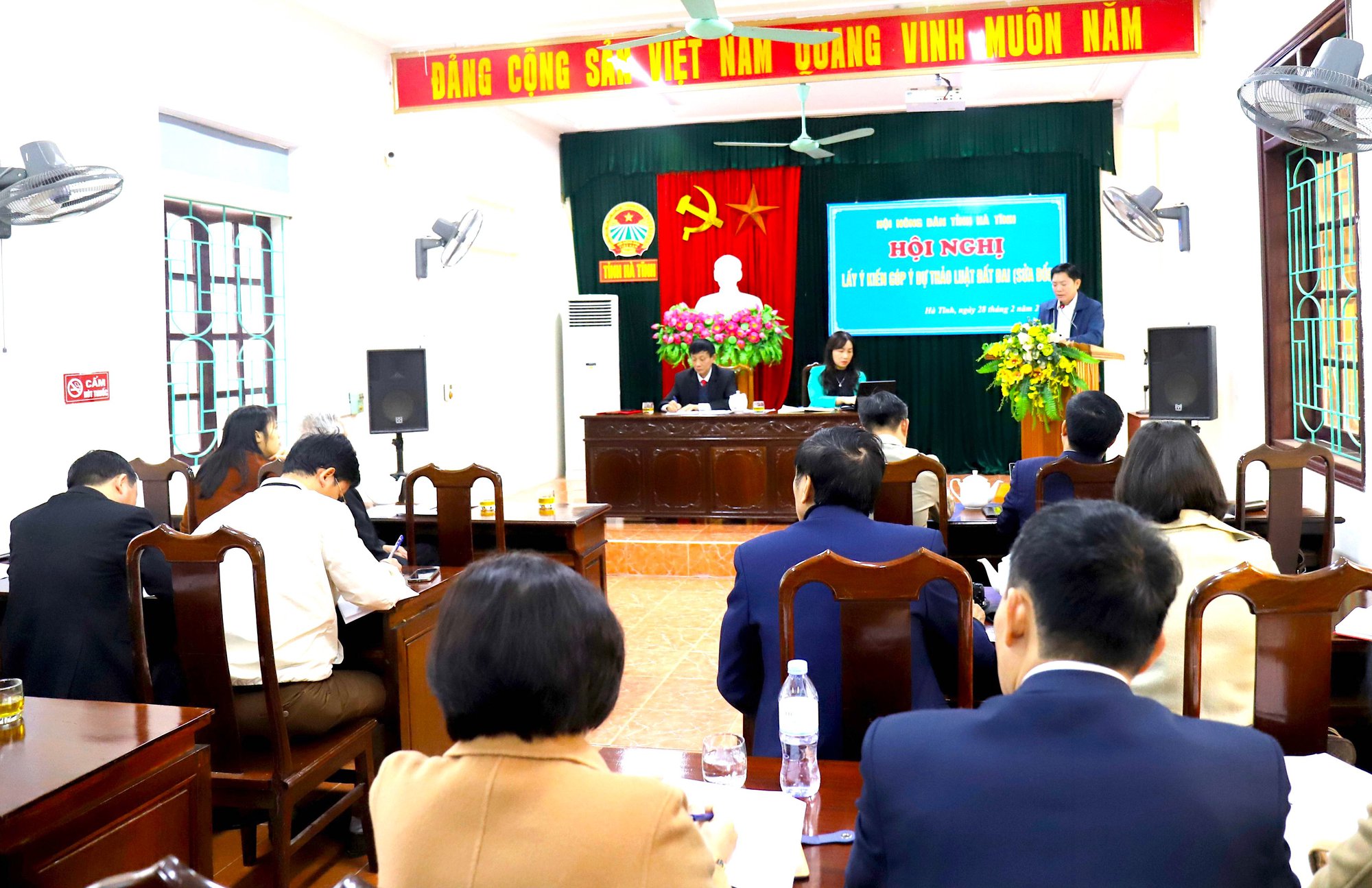 Hội Nông dân Hà Tĩnh góp ý kiến vào Dự thảo Luật Đất đai sửa đổi - Ảnh 1.