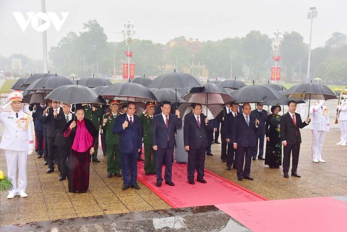 Lãnh đạo Đảng, Nhà nước viếng Chủ tịch Hồ Chí Minh nhân kỷ niệm 93 năm ngày thành lập Đảng - Ảnh 2.