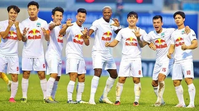 HLV Kiatisak:&quot;Mục tiêu của HAGL là giúp các cầu thủ trẻ trưởng thành tại V.League&quot; - Ảnh 1.