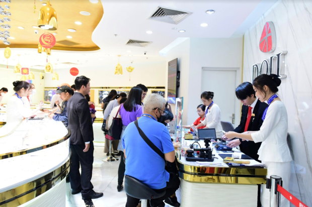 Tập đoàn DOJI đạt doanh thu kỷ lục trong dịp Thần Tài 2023 - Ảnh 10. Tập đoàn DOJI đạt doanh thu kỷ lục trong dịp Thần Tài 2023 - Ảnh 10.