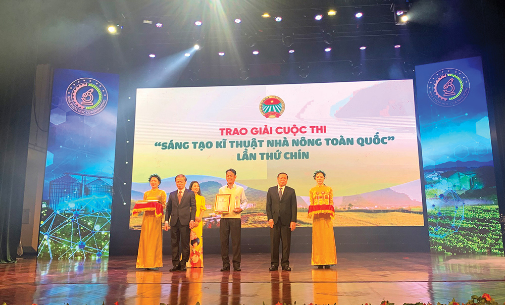 Người sáng tạo máy đánh đường thốt nốt - Ảnh 1.