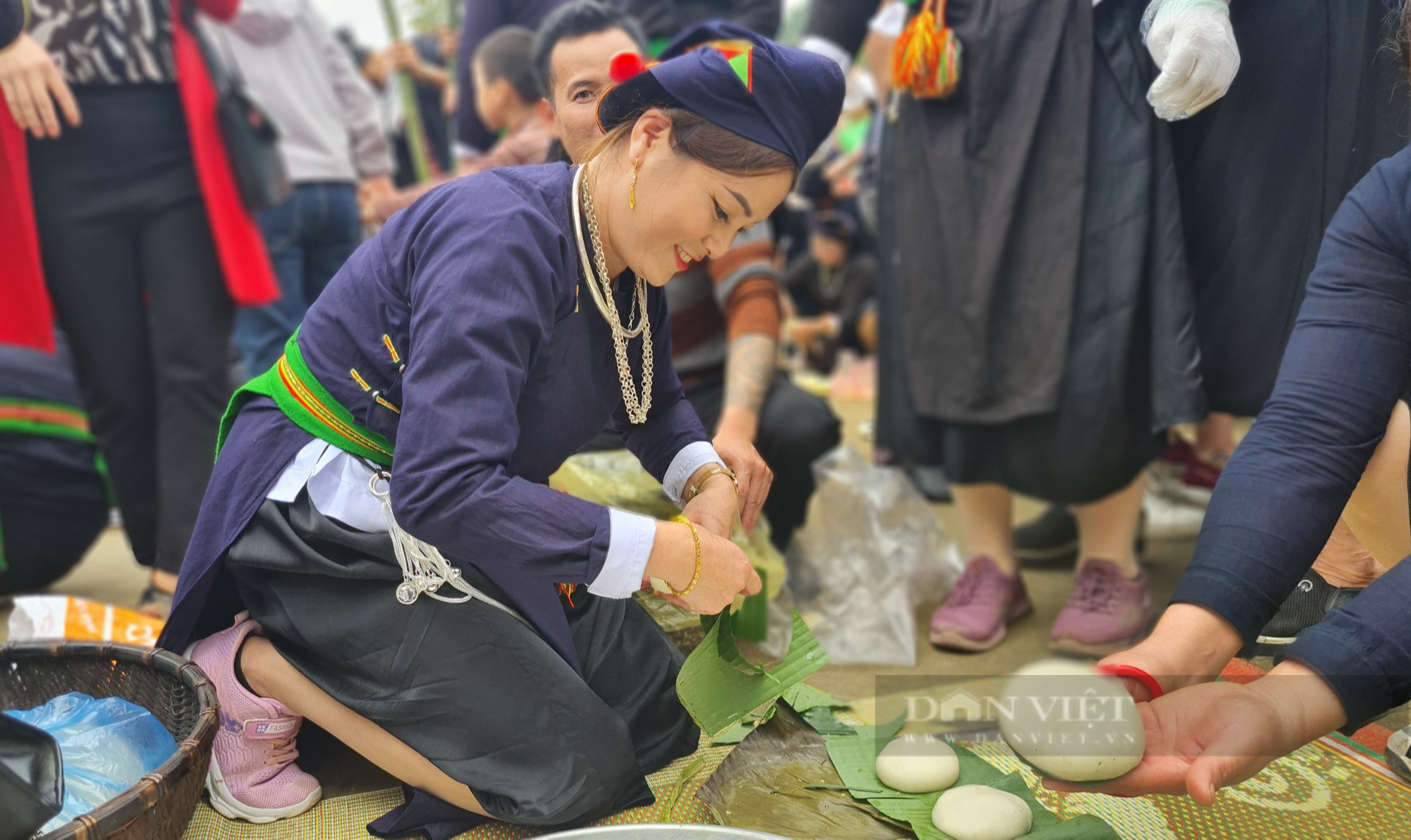 Hàng nghìn người dân đổ về “Xo may” ở Lục Yên, Yên Bái - Ảnh 8.