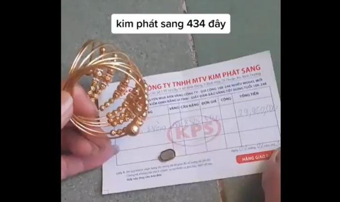 Vụ vàng hút nam châm ở Bình Dương, quản lý tiệm vàng giải thích lý do không ai ngờ tới - Ảnh 2.