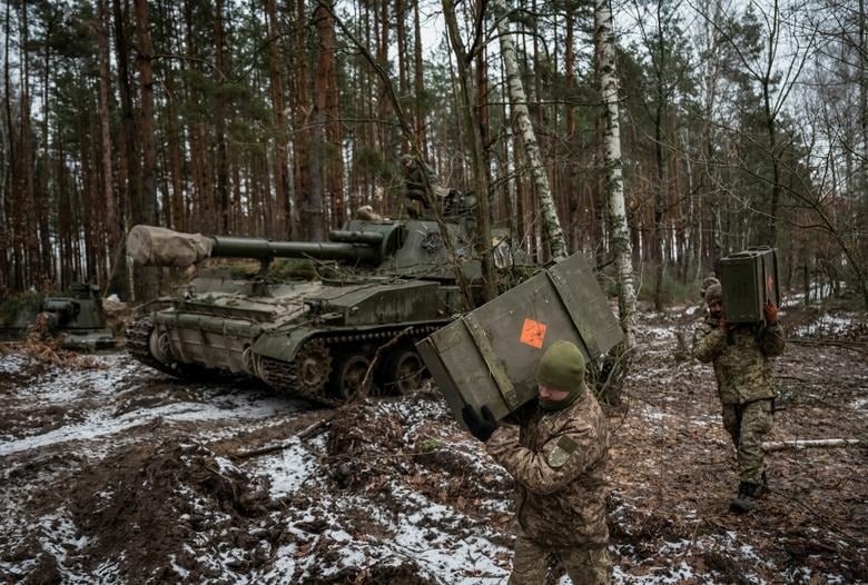 Hình ảnh quân đội Ukraine tập trận gần nhà máy điện hạt nhân Chernobyl - Ảnh 6.