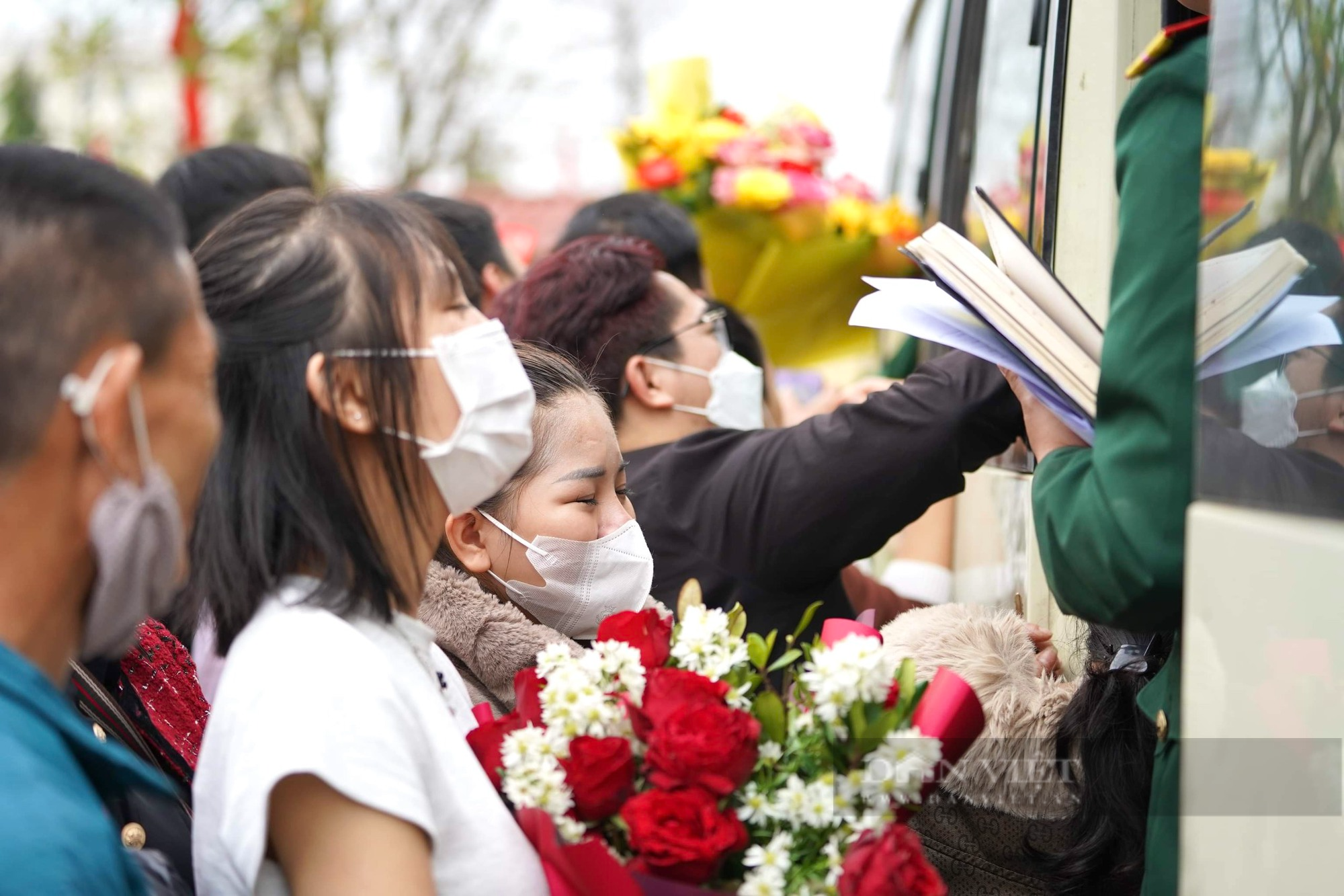 Quảng Bình: Hơn 1.000 thanh niên lên đường nhập ngũ, nhiều tân binh là người Bru - Vân Kiều - Ảnh 5.