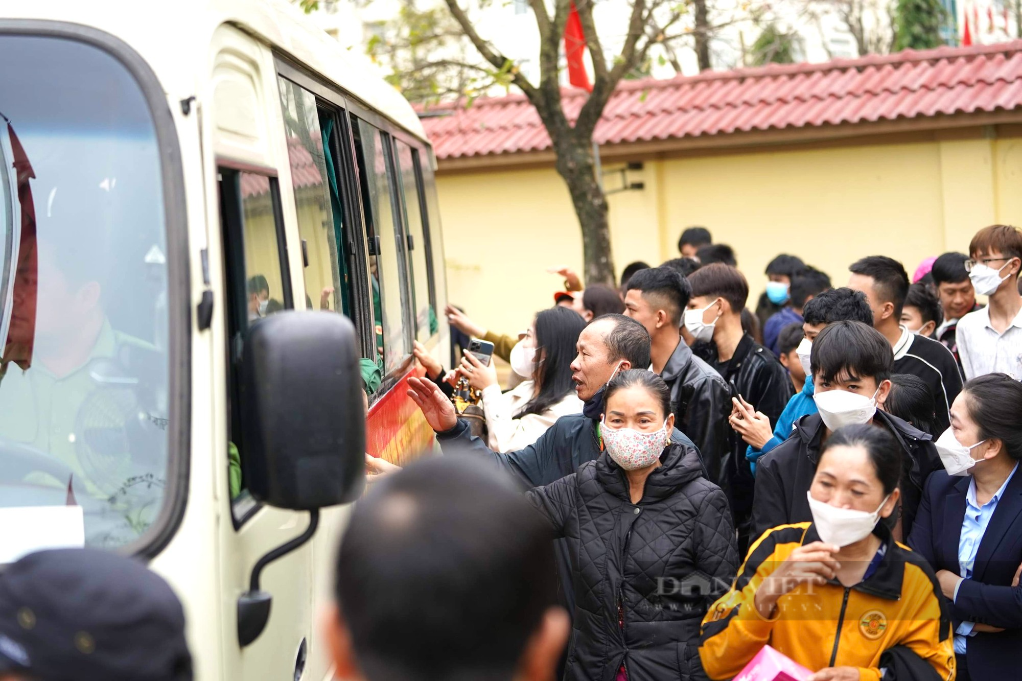 Quảng Bình: Hơn 1.000 thanh niên lên đường nhập ngũ, nhiều tân binh là người Bru - Vân Kiều - Ảnh 6.