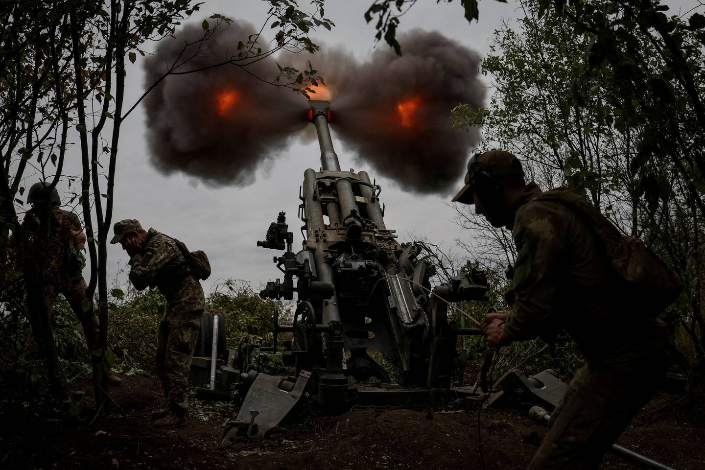 Ukraine tuyên bố tiêu diệt 1.000 lính Nga trong 24 giờ, Moscow giành quyền kiểm soát ngôi làng chiến lược ở Donetsk - Ảnh 1.
