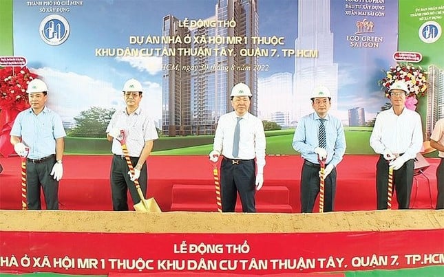 Doanh nghiệp thua lỗ nặng, loạt dự án bất động sản dừng thi công - Ảnh 3. Doanh nghiệp thua lỗ nặng, loạt dự án bất động sản dừng thi công - Ảnh 3.