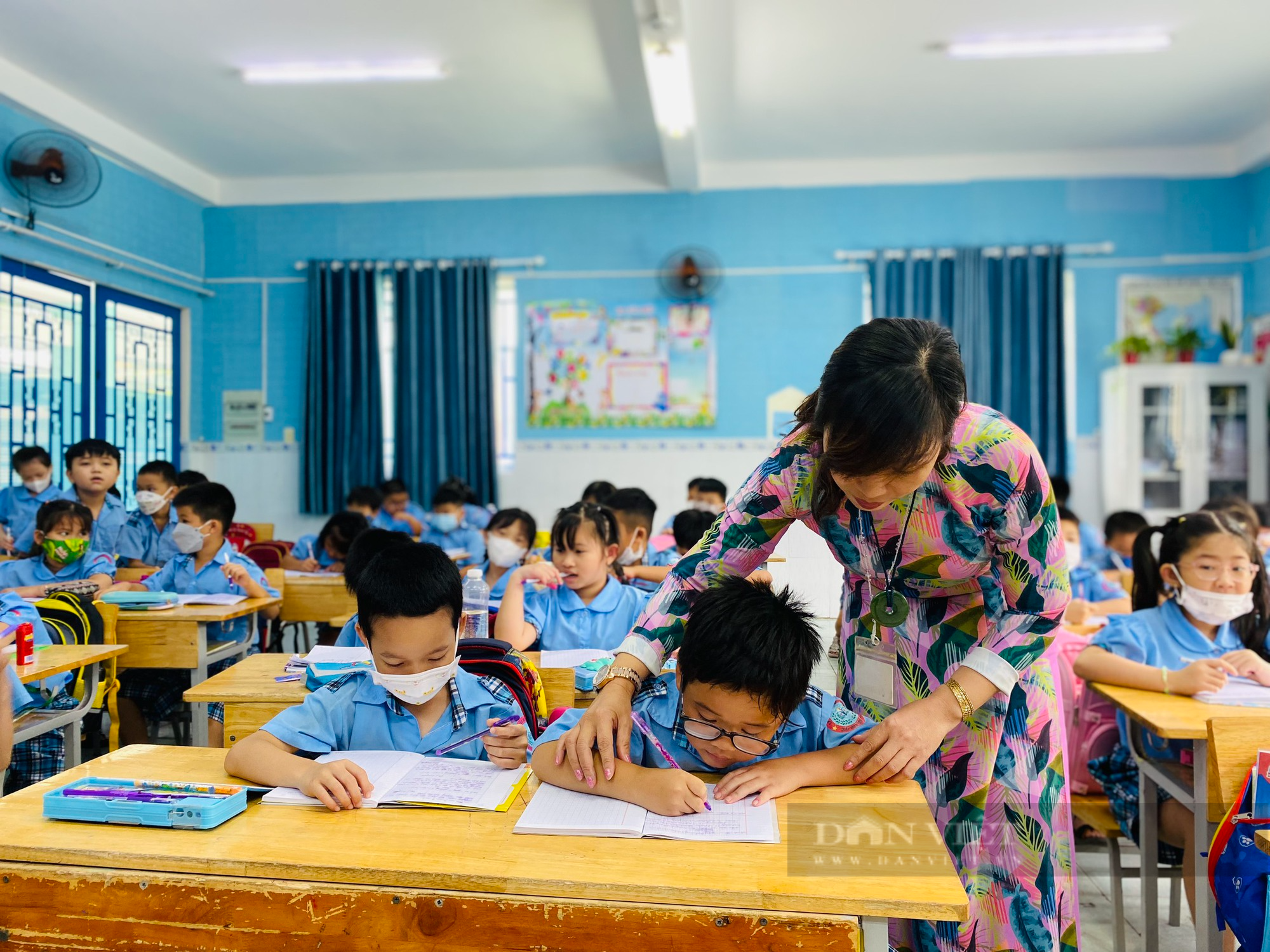 TP.HCM: Giáo viên tiểu học đảm đương công việc nặng hơn 25% so với quy định - Ảnh 3.