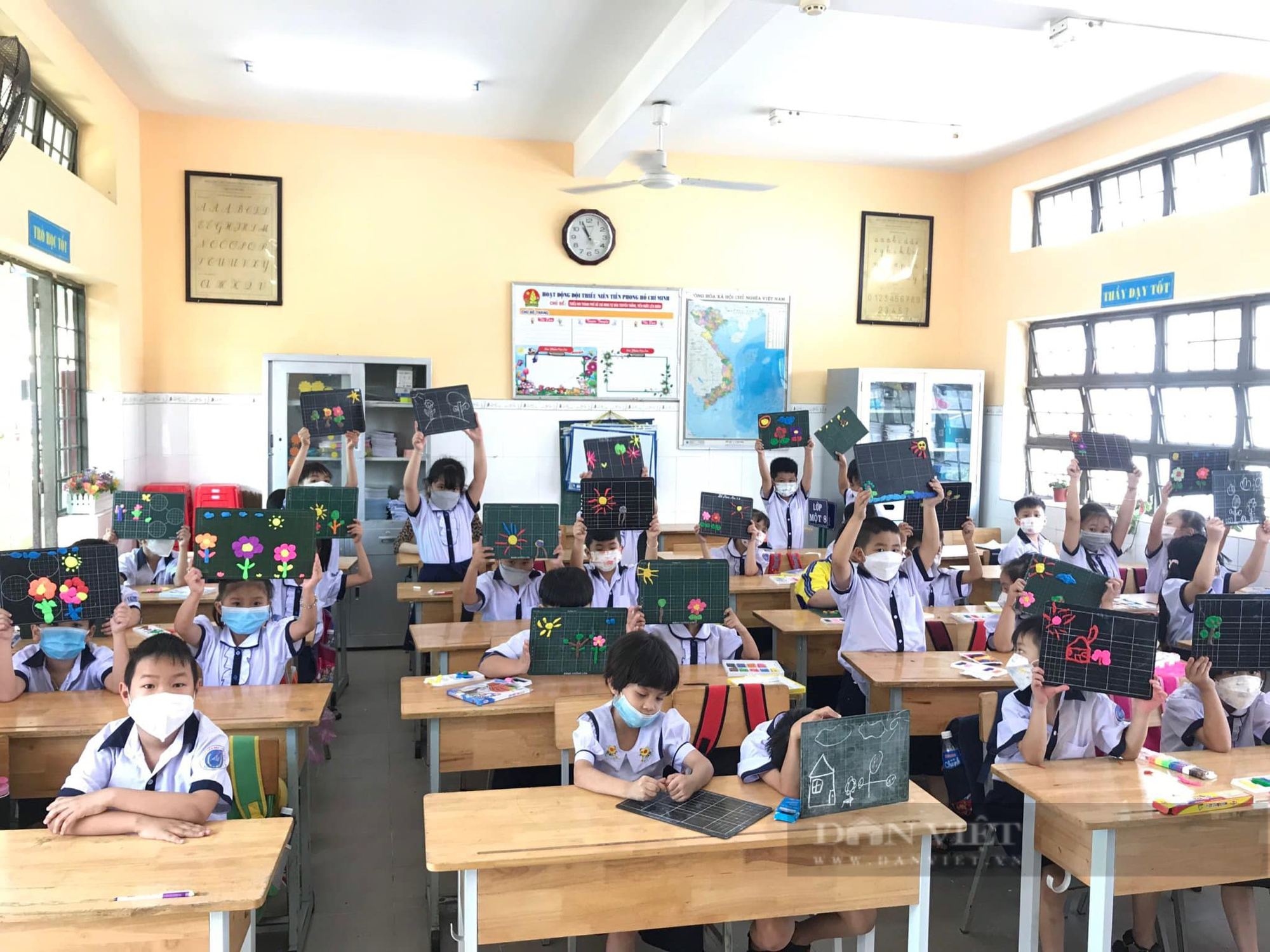 TP.HCM: Giáo viên tiểu học đảm đương công việc nặng hơn 25% so với quy định - Ảnh 4.