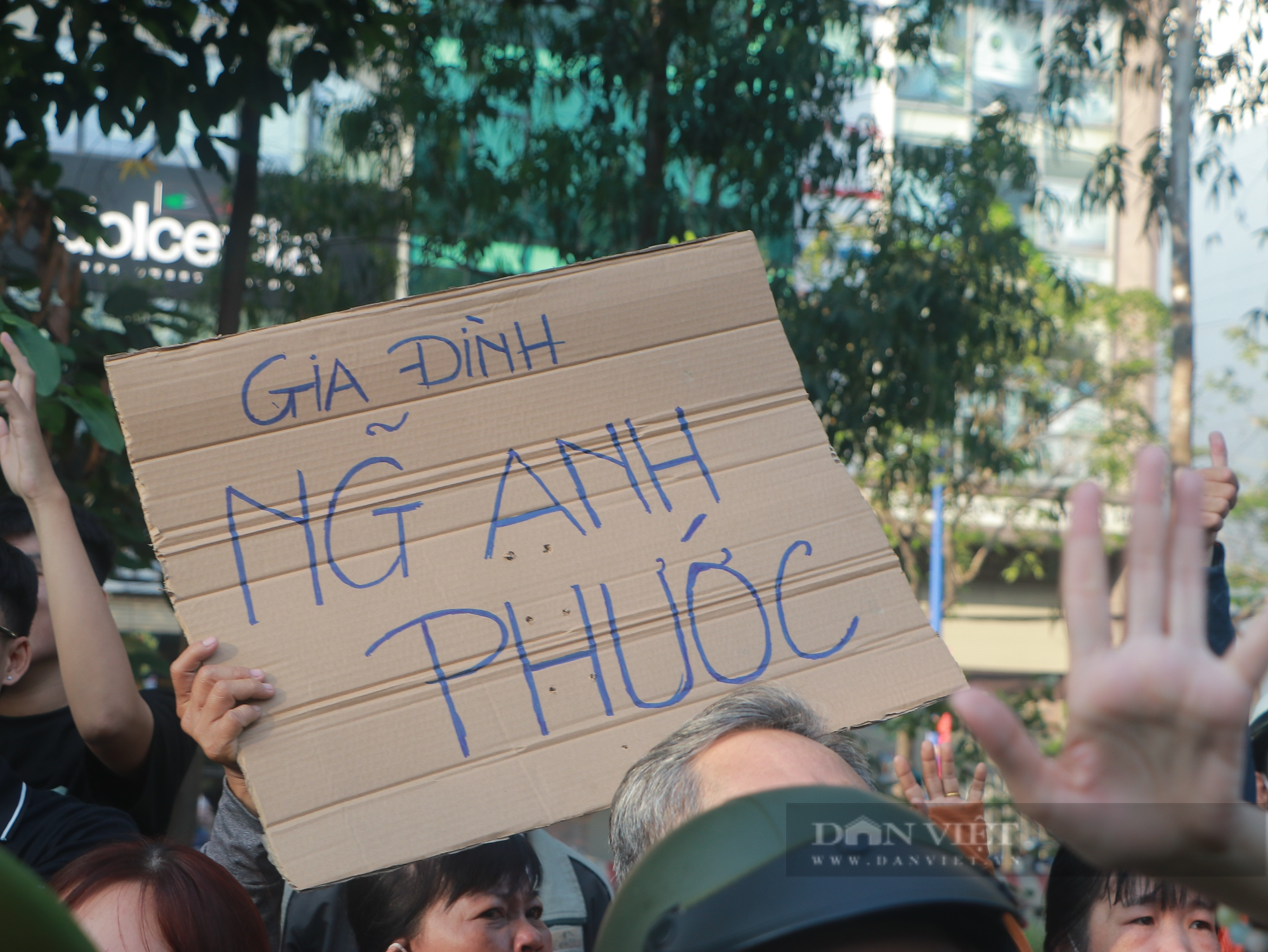 Thanh niên TP.HCM khí thế lên đường nhập ngũ  - Ảnh 7.
