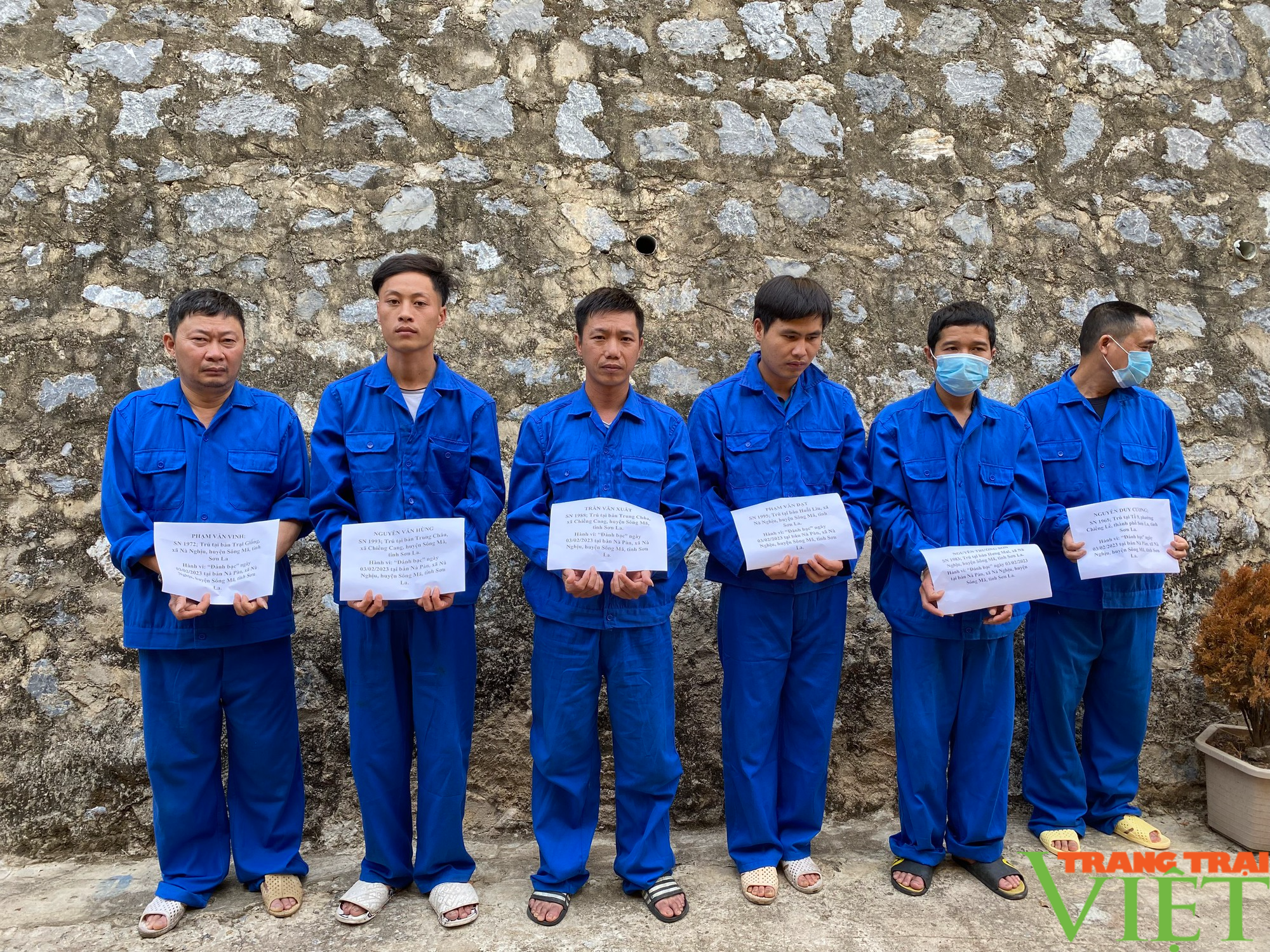 Bắt giữ 07 đánh bạc trong đêm - Ảnh 1. Bắt giữ 07 đánh bạc trong đêm - Ảnh 1.