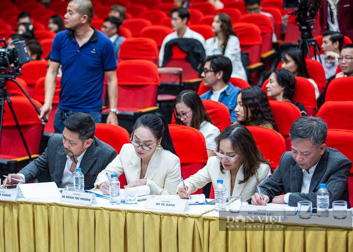 Dàn diễn viên gạo cội đội mưa tham gia casting &quot;Chạm vào hạnh phúc&quot; - Ảnh 9.