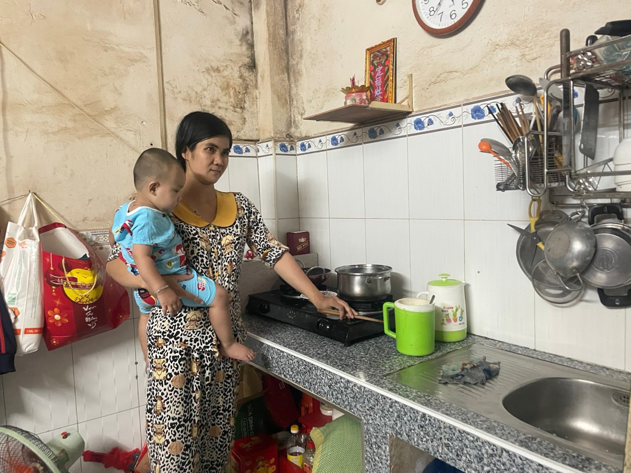 Chồng và con bị tim bẩm sinh, người vợ kiên cường gồng gánh gia đình - Ảnh 2.