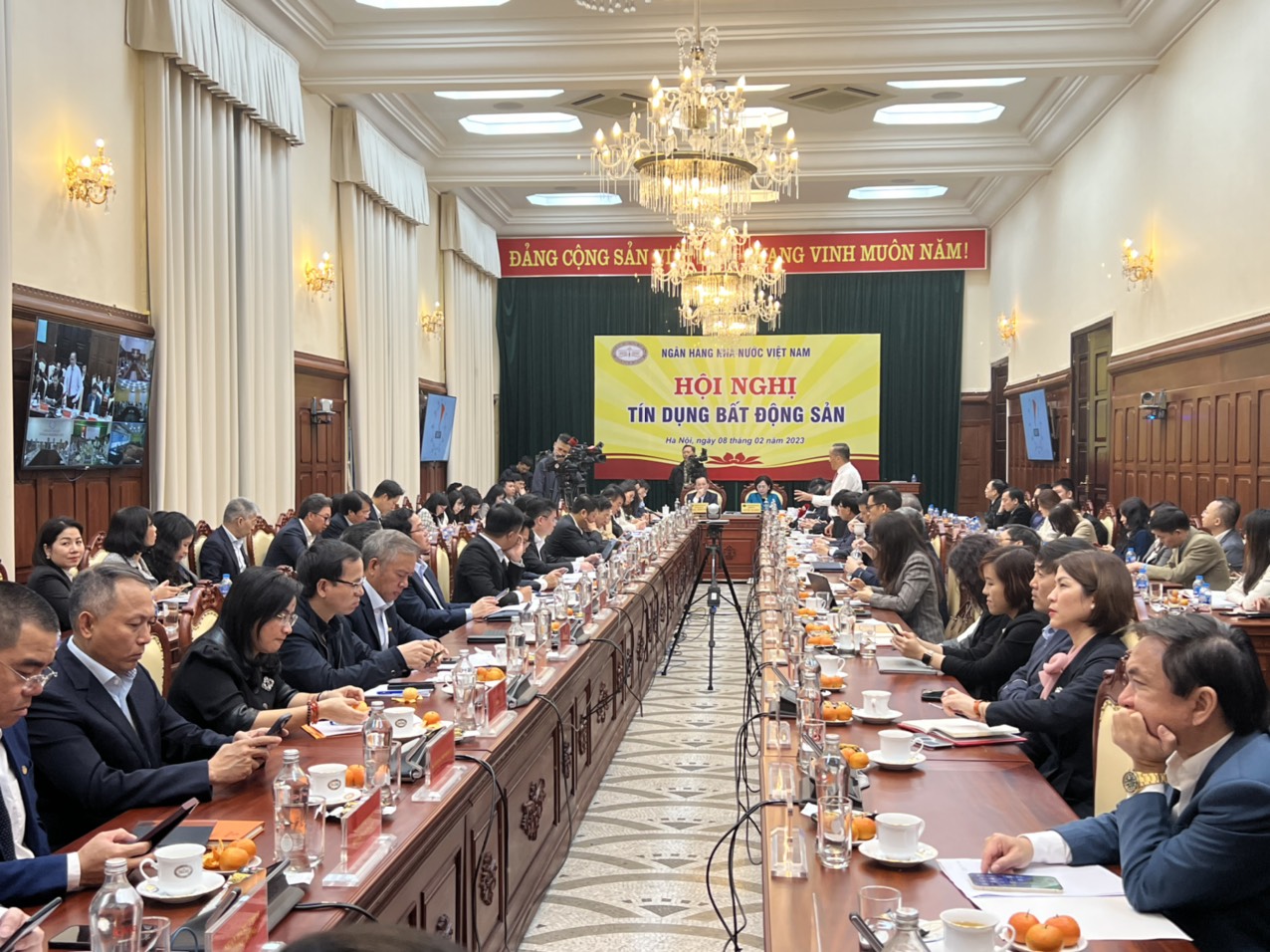 &quot;Phản ứng&quot; của các ngân hàng khi doanh nghiệp bất động sản &quot;đói&quot; vốn, kiến nghị hạ lãi suất và cơ cấu nợ - Ảnh 3.