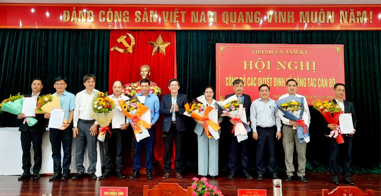 Quảng Nam: Tam Kỳ điều động, luân chuyển nhiều cán bộ chủ chốt cấp phòng, xã, phường - Ảnh 1.