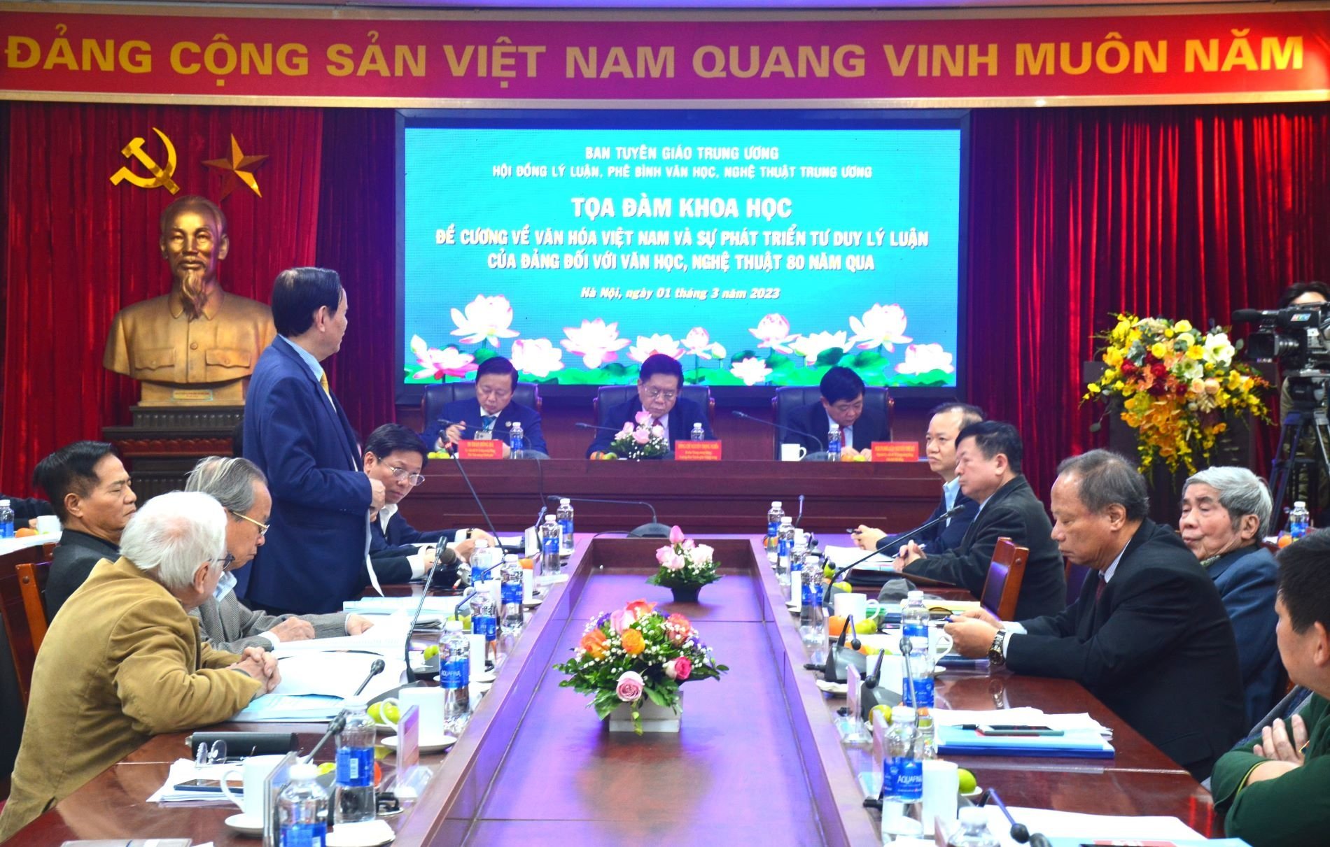 Cách mạng công nghệ đặt ra những thách thức trong giữ gìn bản sắc văn hóa dân tộc! - Ảnh 1.