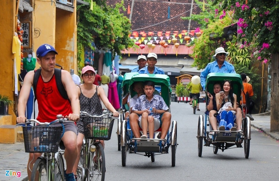 Khách Trung Quốc trở lại, hàng không - du lịch vừa mừng vừa lo - Ảnh 2.