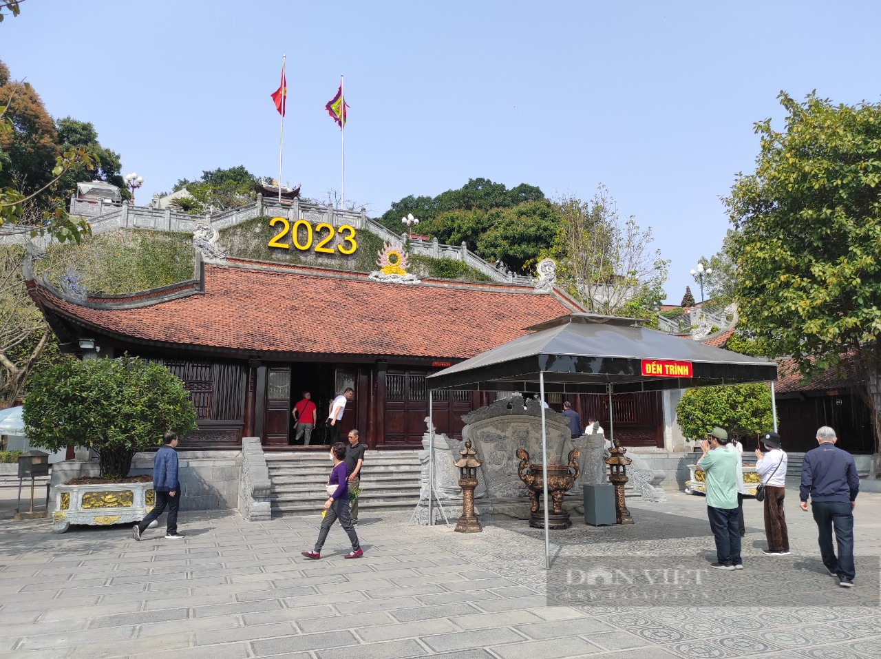 &quot;Đường đi&quot; của hàng chục triệu đồng tiền công đức ở Đền Cửa Ông - Ảnh 1.