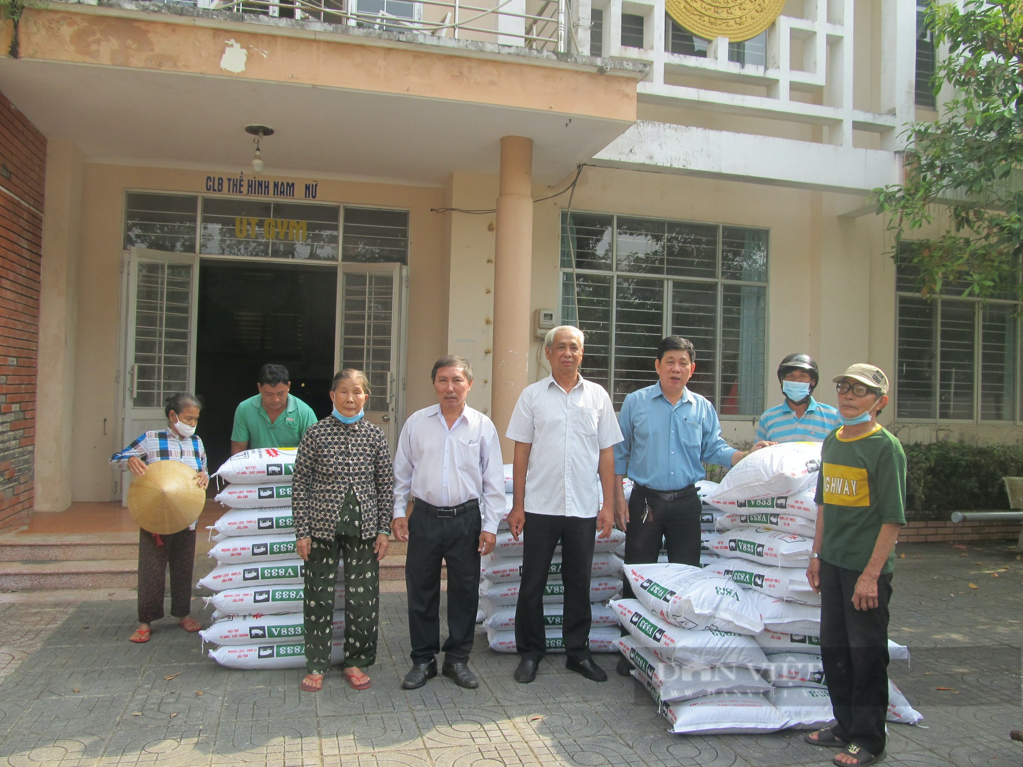 Bà Rịa – Vũng Tàu: Nông dân sản xuất kinh doanh giỏi tặng heo rừng, bò, dê giúp hộ nghèo làm ăn - Ảnh 4.