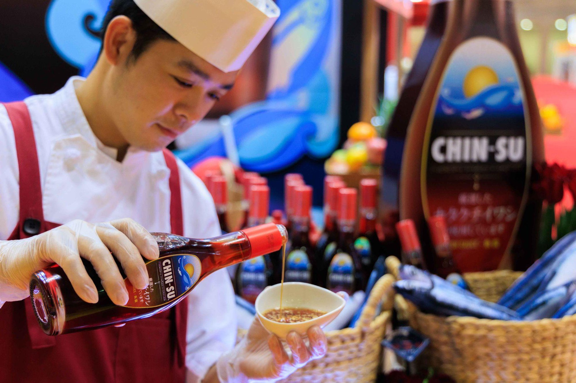 Nước mắm Chin-su Cá Cơm Biển Đông gây ấn tượng  với thực khách Nhật  - Ảnh 2.