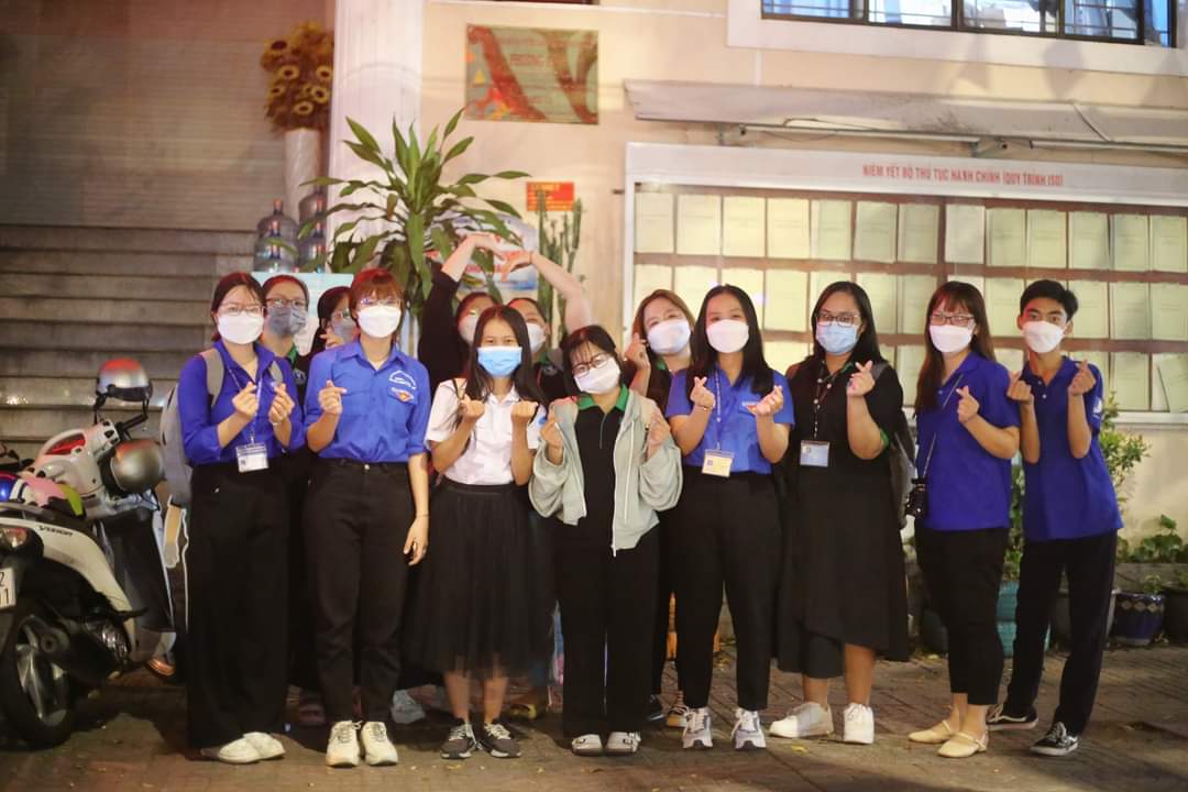 Nữ sinh trường Đại học Luật TP. HCM chia sẻ hạnh phúc khi cho đi - Ảnh 3.