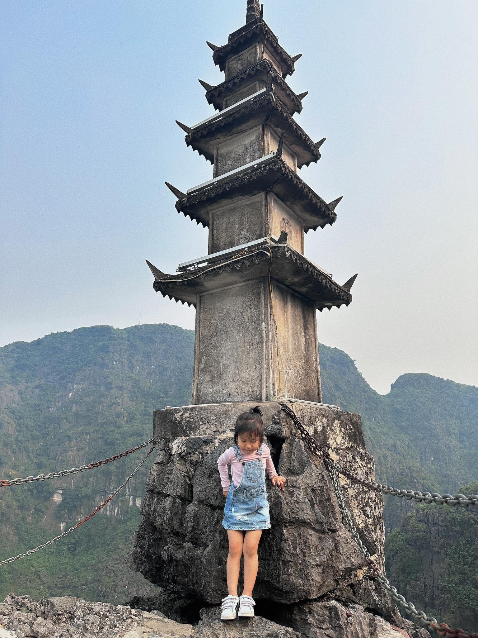 Dạo quanh phố cổ Hoa Lư với hàng nghìn chiếc đèn lồng và trải nghiệm thả đèn hoa đăng - Ảnh 9.