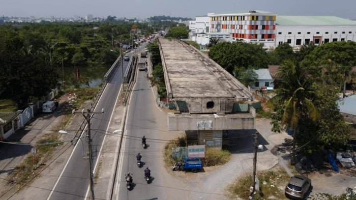 Những dự án giao thông "rùa bò" làm khổ dân ở TP.HCM - Ảnh 5. Những dự án giao thông "rùa bò" làm khổ dân ở TP.HCM - Ảnh 5.