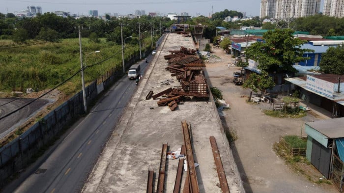 Những dự án giao thông "rùa bò" làm khổ dân ở TP.HCM - Ảnh 6. Những dự án giao thông "rùa bò" làm khổ dân ở TP.HCM - Ảnh 6.