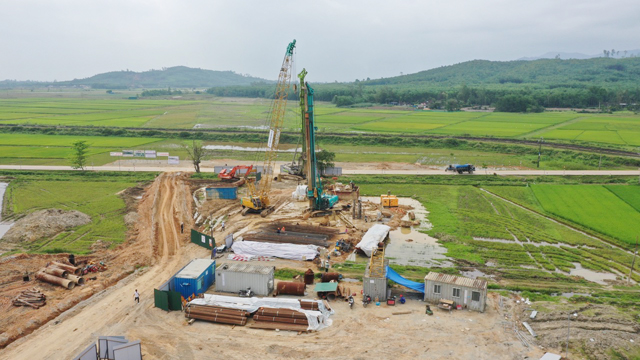 Deoca Group than vướng, kể khó trong thi công cao tốc Bắc – Nam, đoạn Quảng Ngãi - Ảnh 3. Deoca Group than vướng, kể khó trong thi công cao tốc Bắc – Nam, đoạn Quảng Ngãi - Ảnh 3.