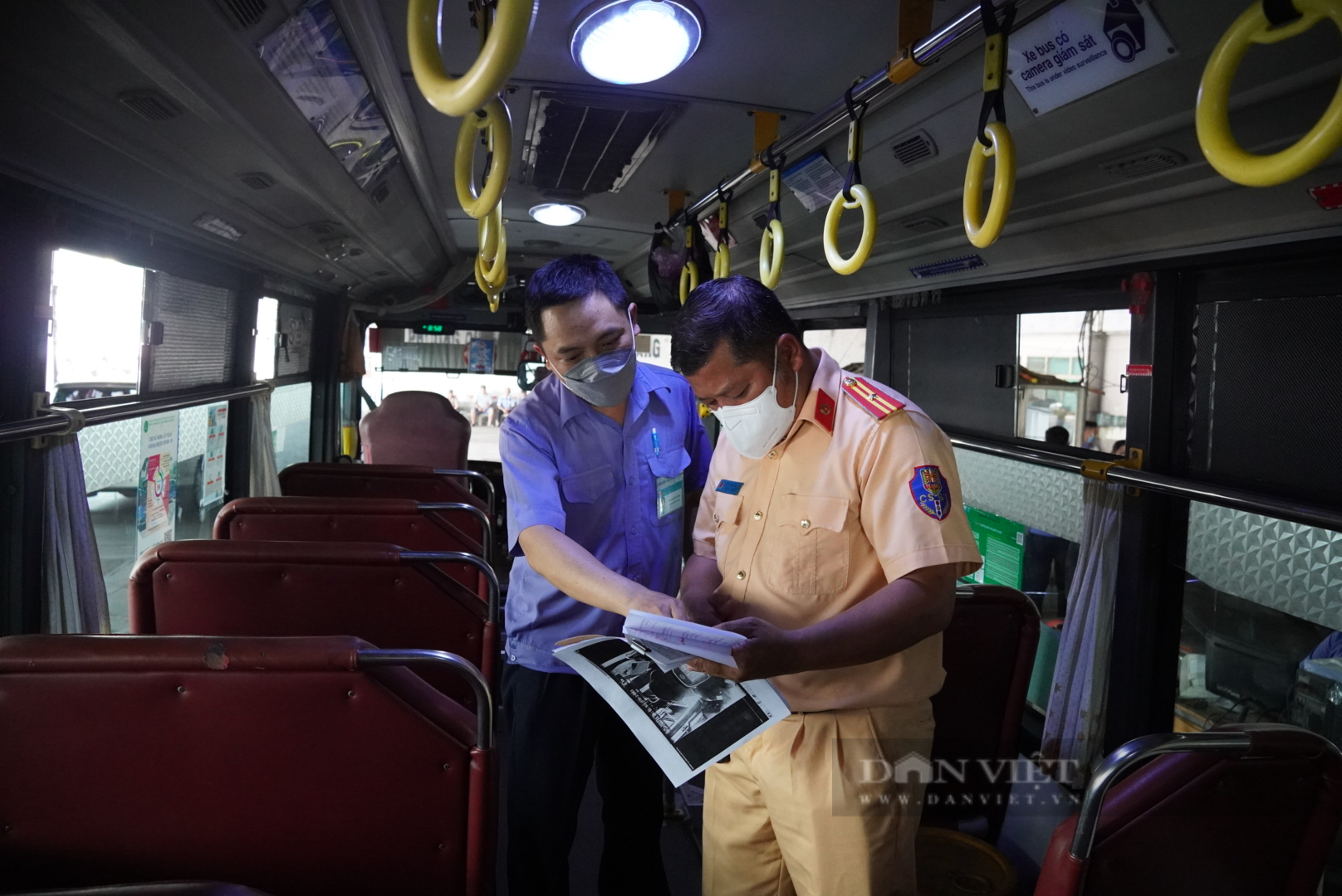Nhiều Trung tâm đăng kiểm ở TP.HCM đang trong tình trạng ùn ứ, kẹt xe kéo dài  - Ảnh 7.