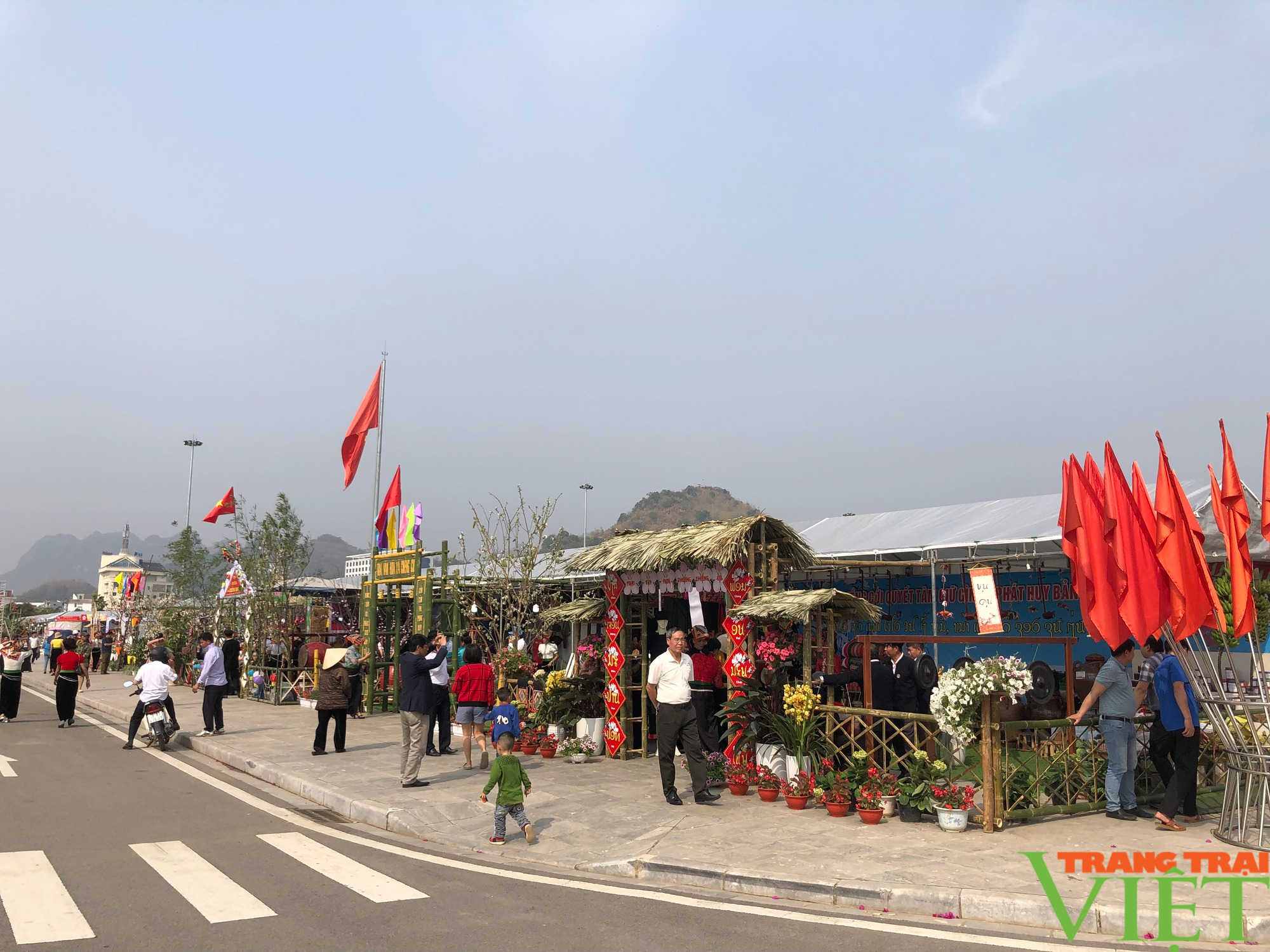 Lắng đọng cảm xúc về Lễ hội Mùa hoa ban TP.Sơn La 2023 - Ảnh 2. Lắng đọng cảm xúc về Lễ hội Mùa hoa ban TP.Sơn La 2023 - Ảnh 2.