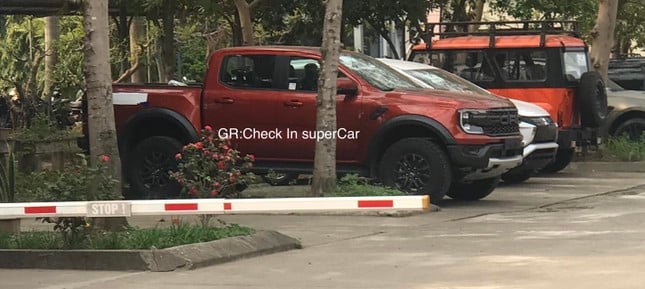 Ford Ranger Raptor đời mới xuất hiện tại Hà Nội - Ảnh 1.